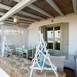 Semesterbostad Azallea By Mykonian Kazarte *