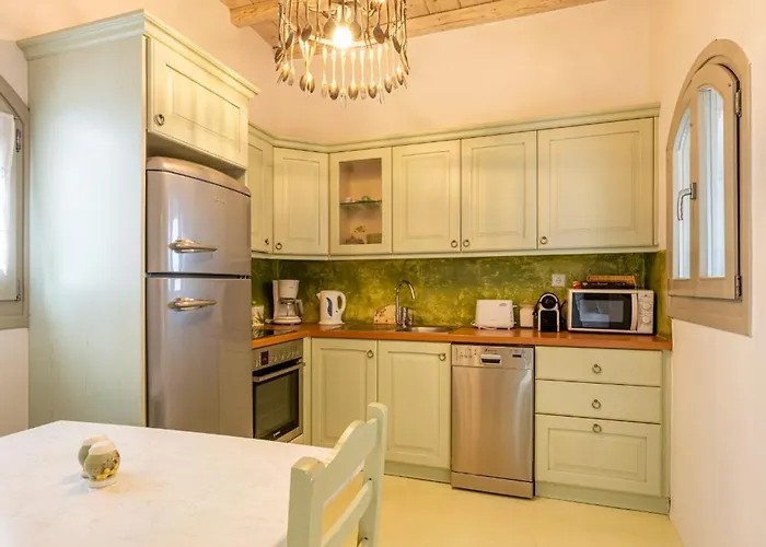 Azallea By Mykonian Kazarte 卡拉法蒂斯